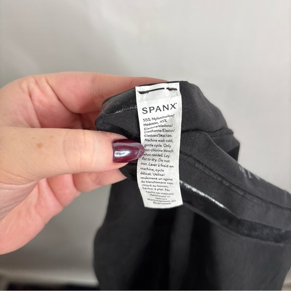 SPANXsculpt™ Seamless Power High-Waisted Mid-Thigh Short Very Black size XL - Picture 8 of 15